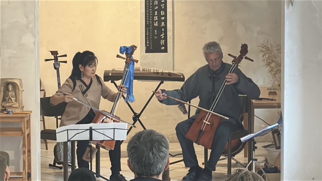 ID102-11-28-Enkh-Khuur